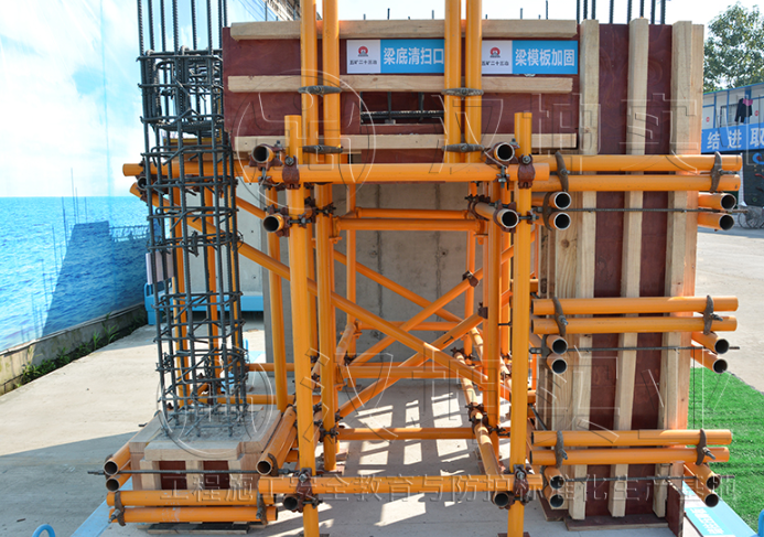 质量样板区为什么会有结构变形的情况发生？